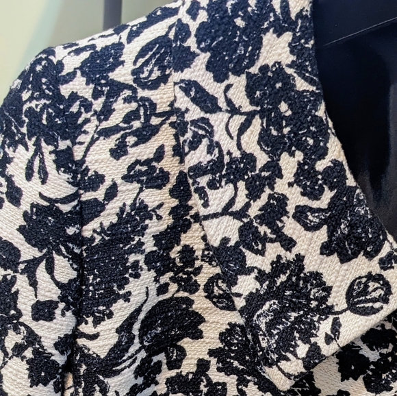 Talbots Petite Size 10 Navy/White Floral Blazer Jacket - Picture 9 of 11